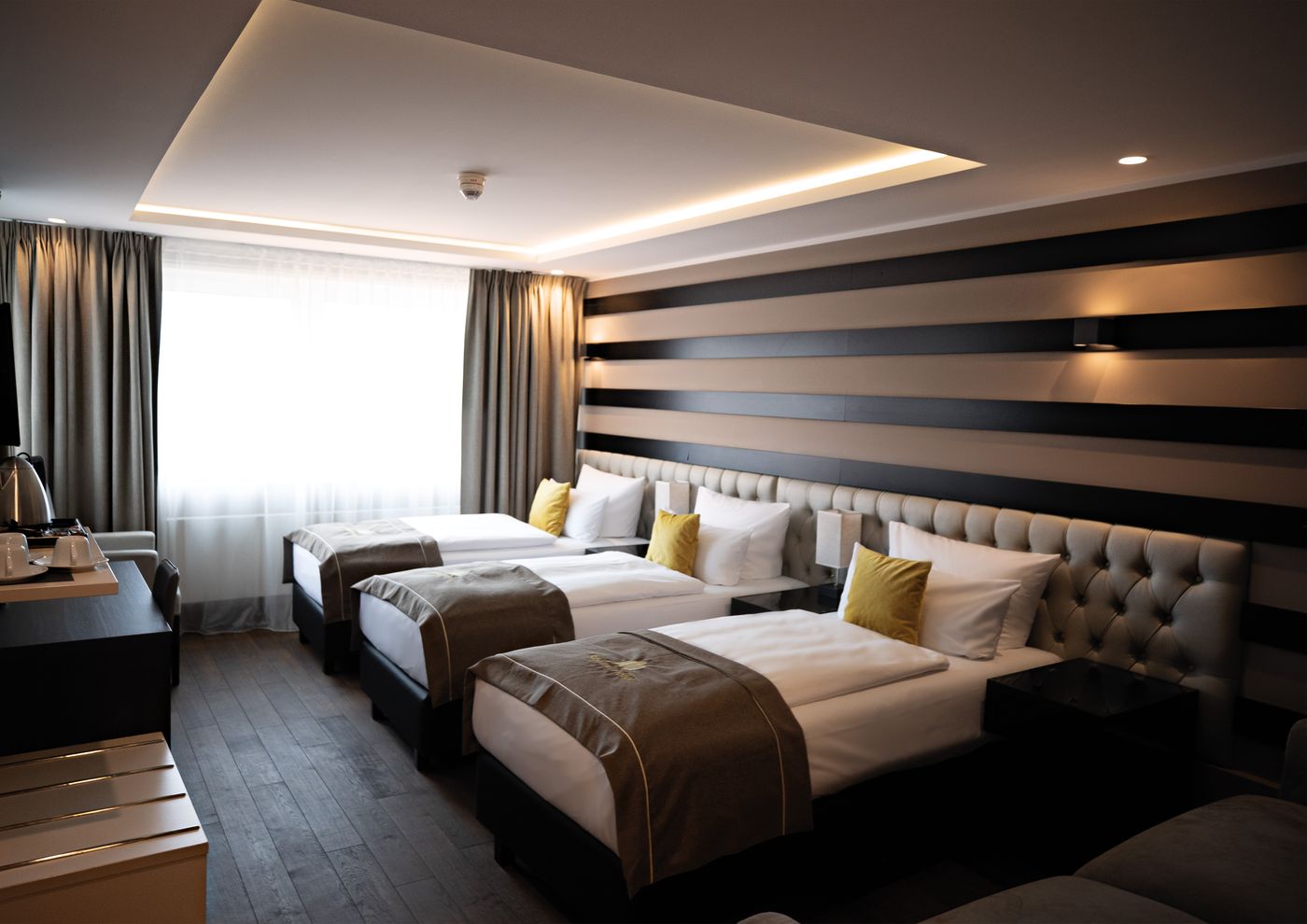 Skyline Hotel - Germany - Frankfurt am Main - Room - 9