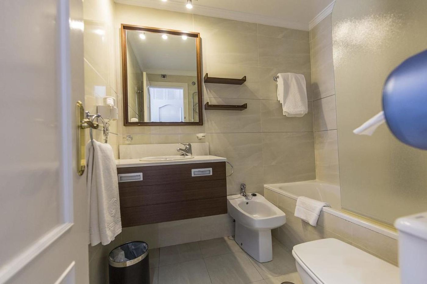 Muthu-Grangefield-Oasis-Room-37