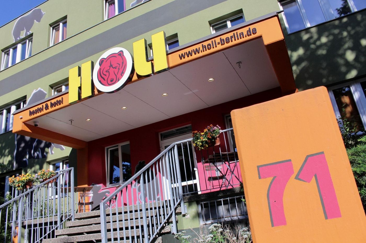 Holi-Hostel-Hotel-General-view-1