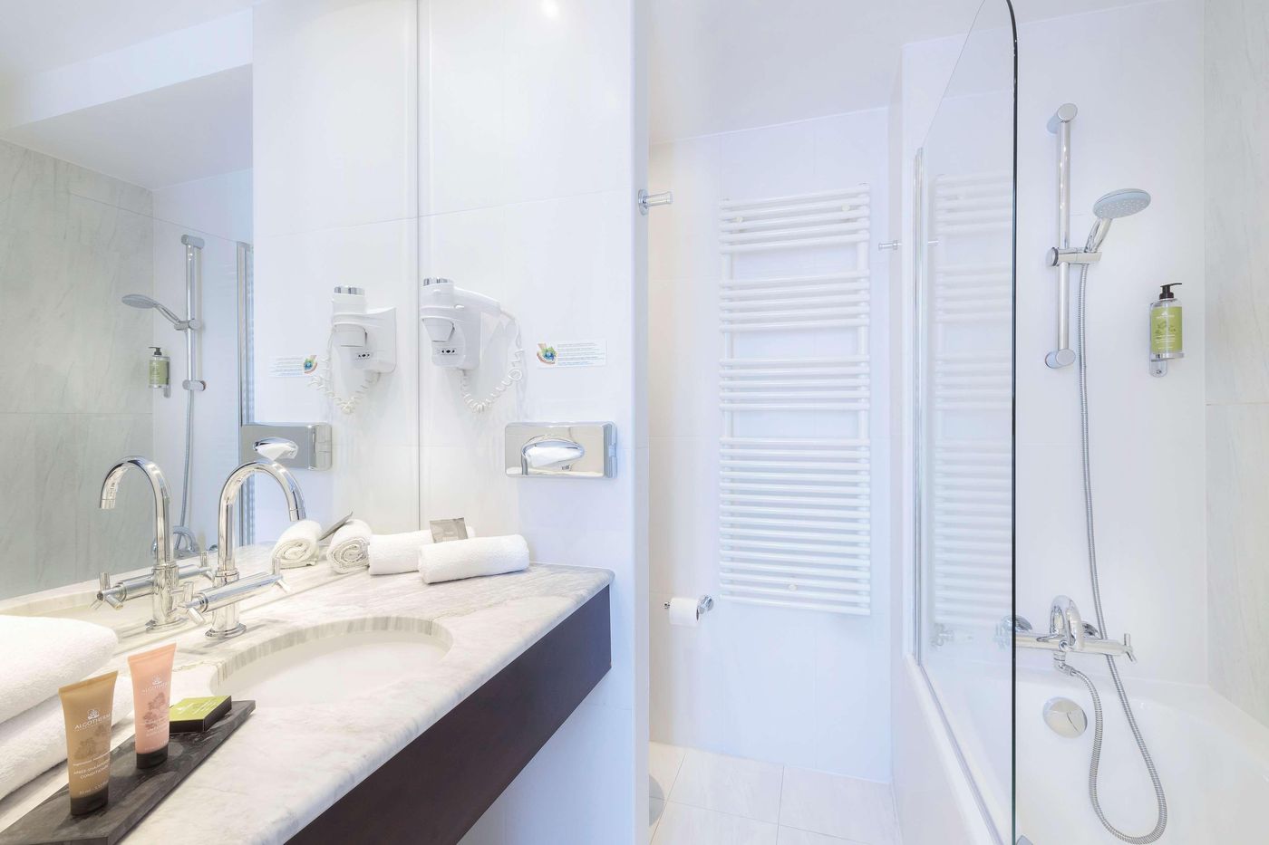 Montfleuri-Arc-de-Triomphe-Room-42