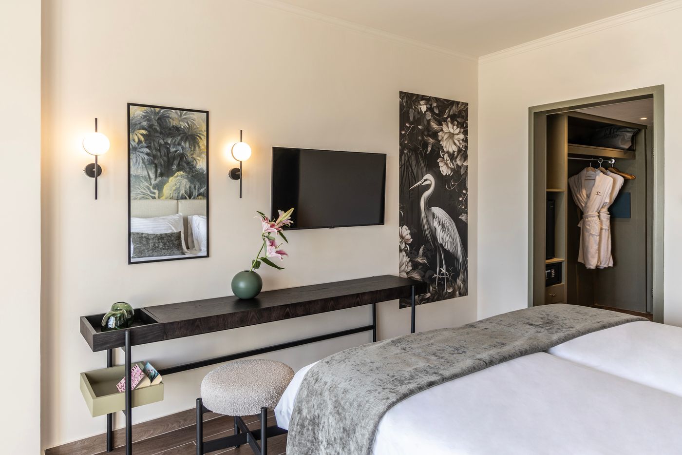 Cali-Resort---Spa-by-Louis-Hotels-Room-30