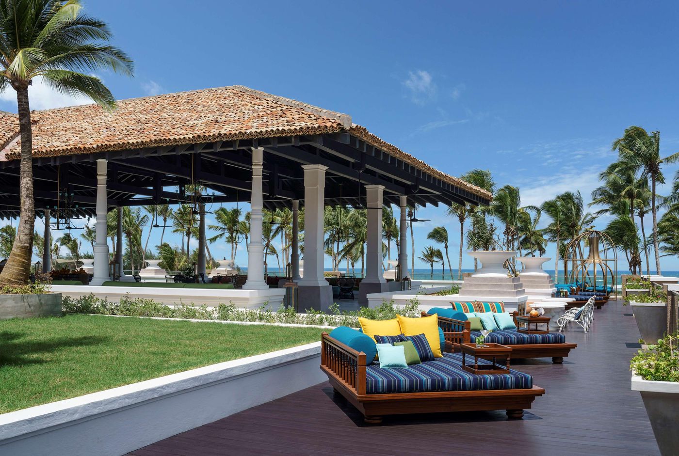 Shangri-La-Hambantota-Bar-6