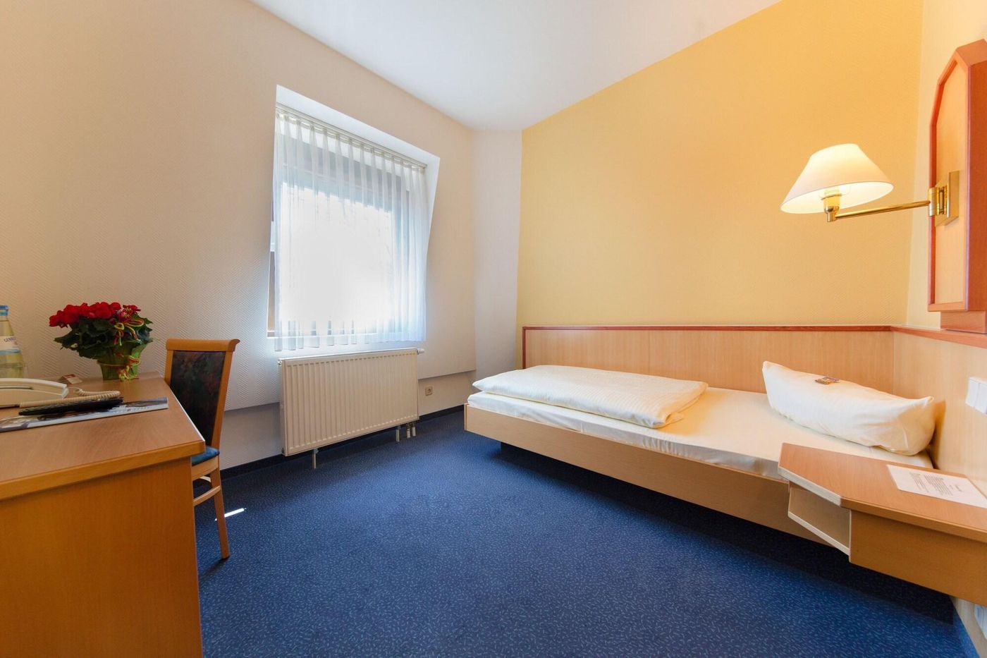 Montana Hotel Na Rnberg West-Germany-OBERASBACH-Room-7