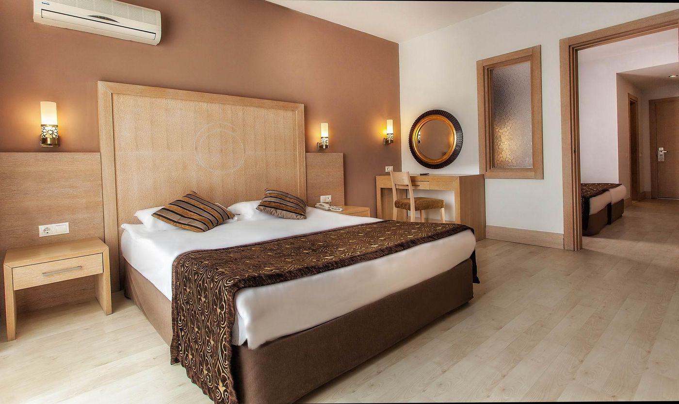 Sultan-of-Side-Room-21