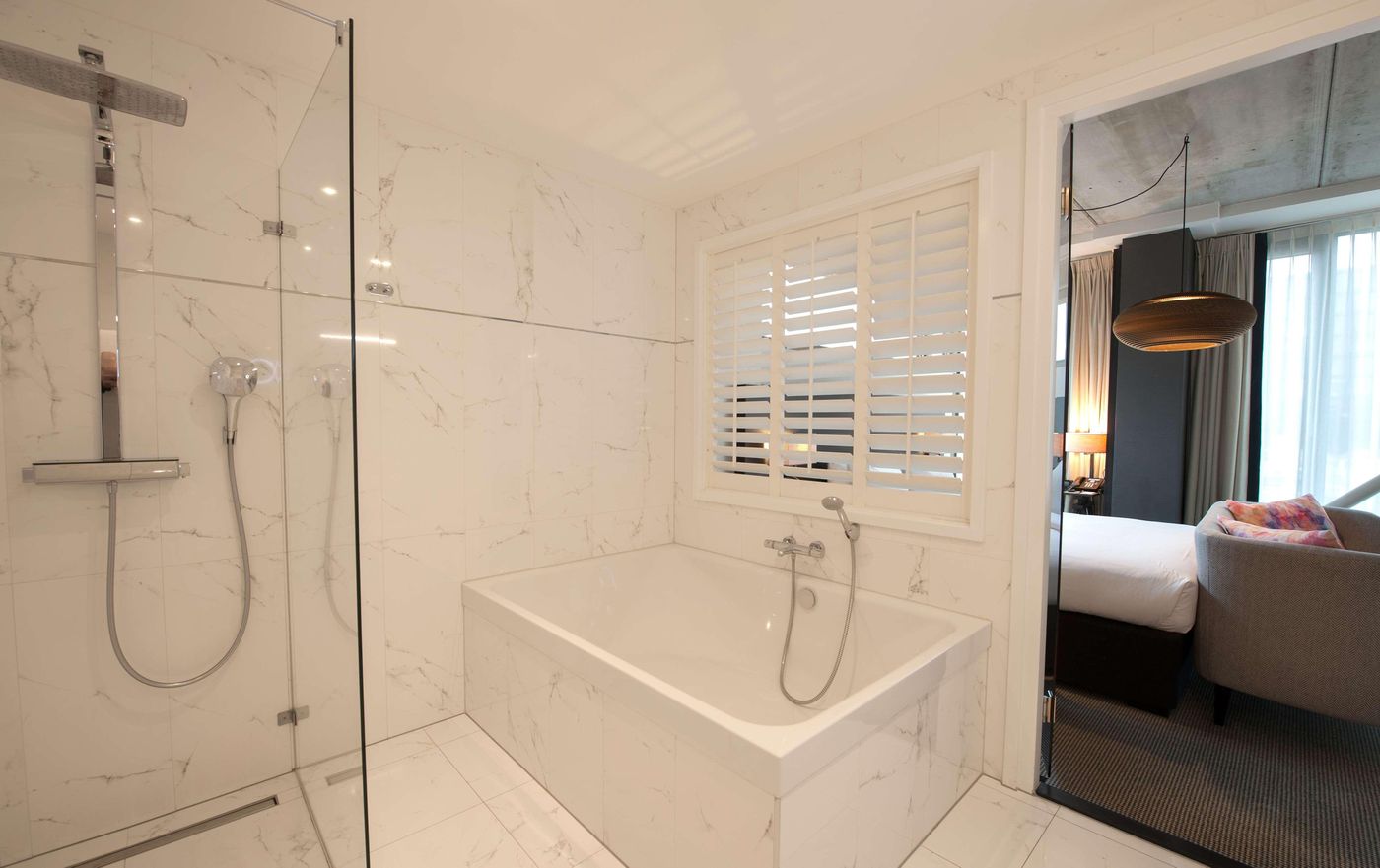 DoubleTree-by-Hilton-NDSM-Wharf-Room-61