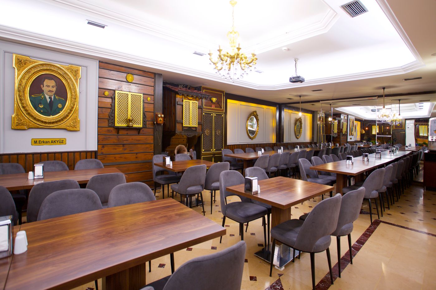 Grand-Ant-Restaurant-28