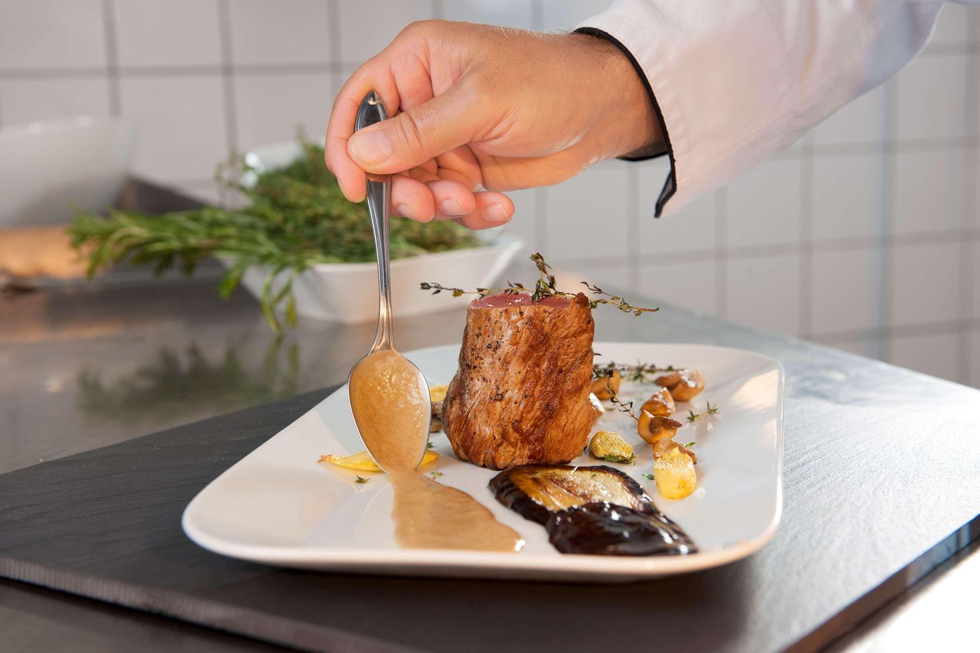 Essential-by-Dorint-Koeln-Junkersdorf-Restaurant-32