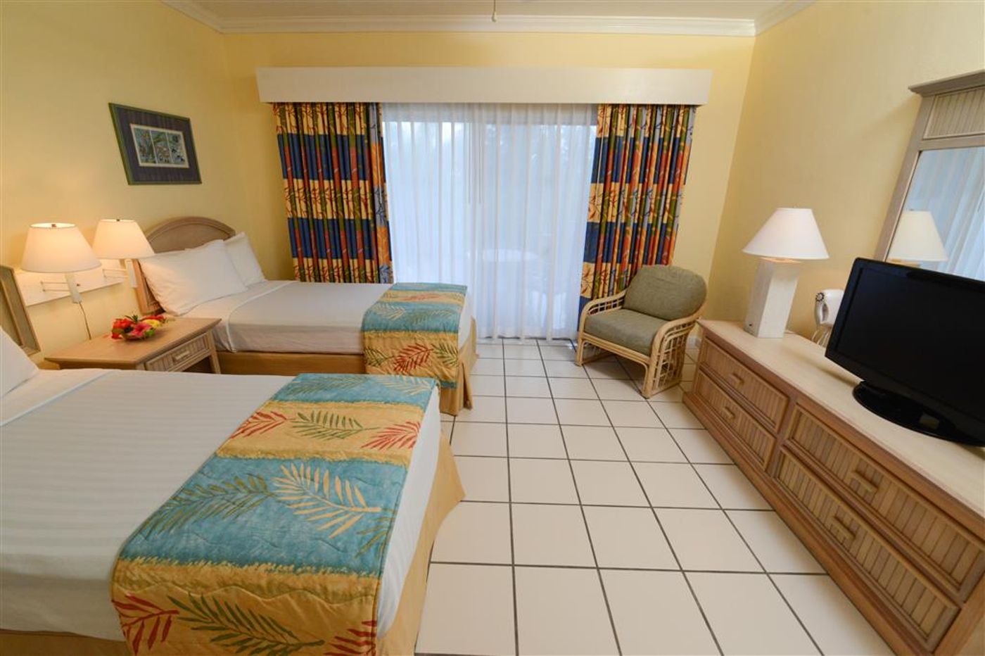 Bay-View-Suites-Paradise-Island-Room-14