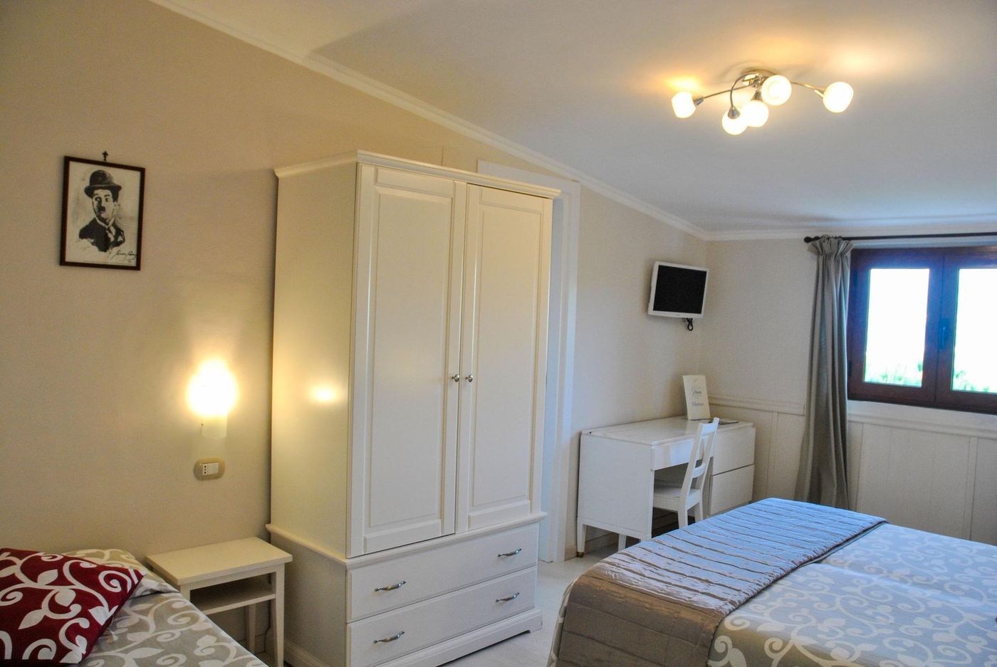 Villa-Fiorita-Room-15