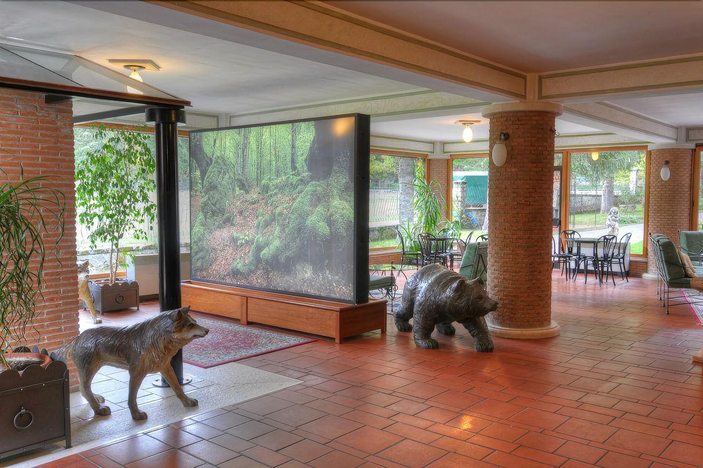 LH-Albergo-il-Picchio-Lobby-6