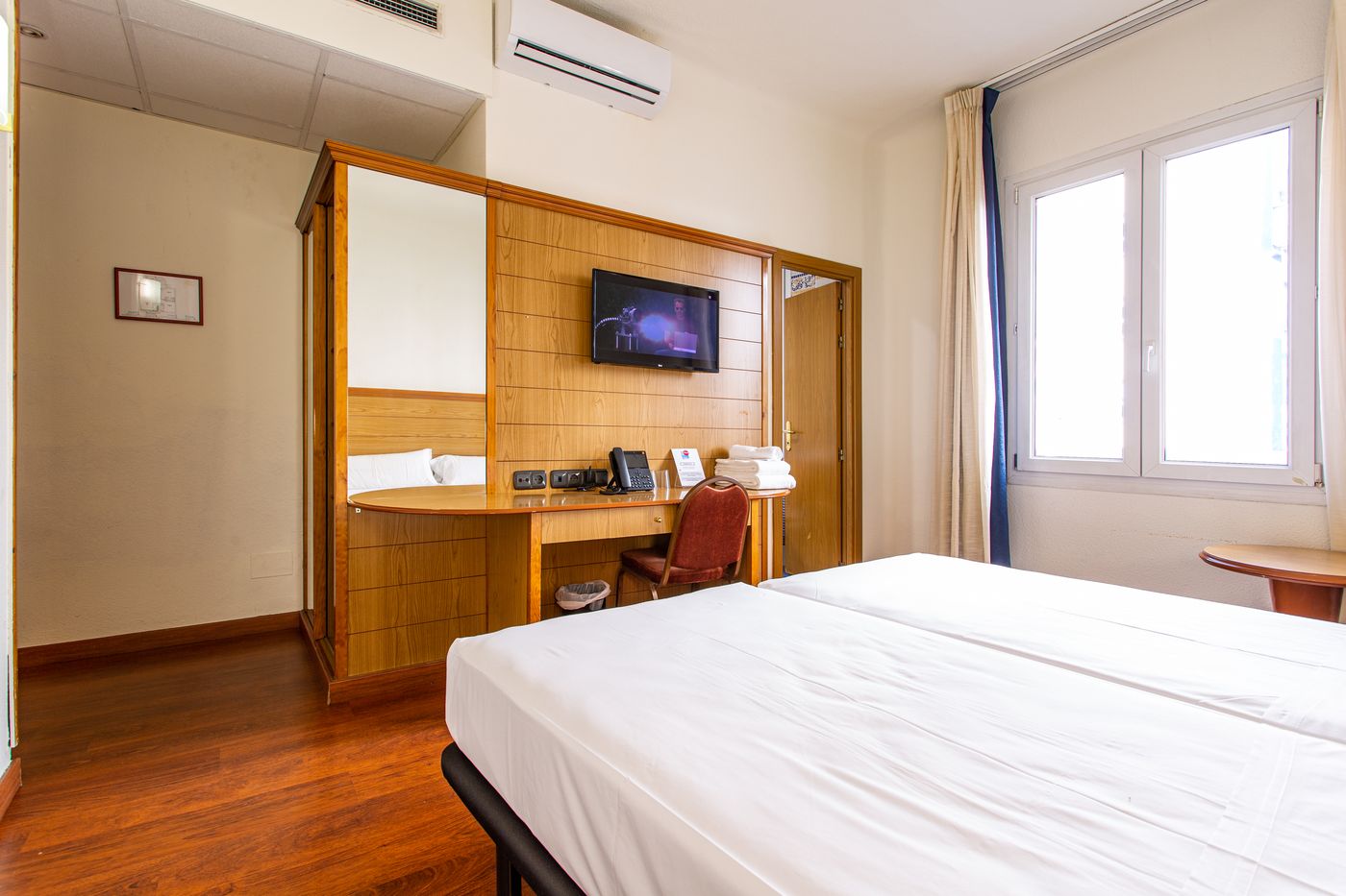 Aquaria-Negresco-Room-13