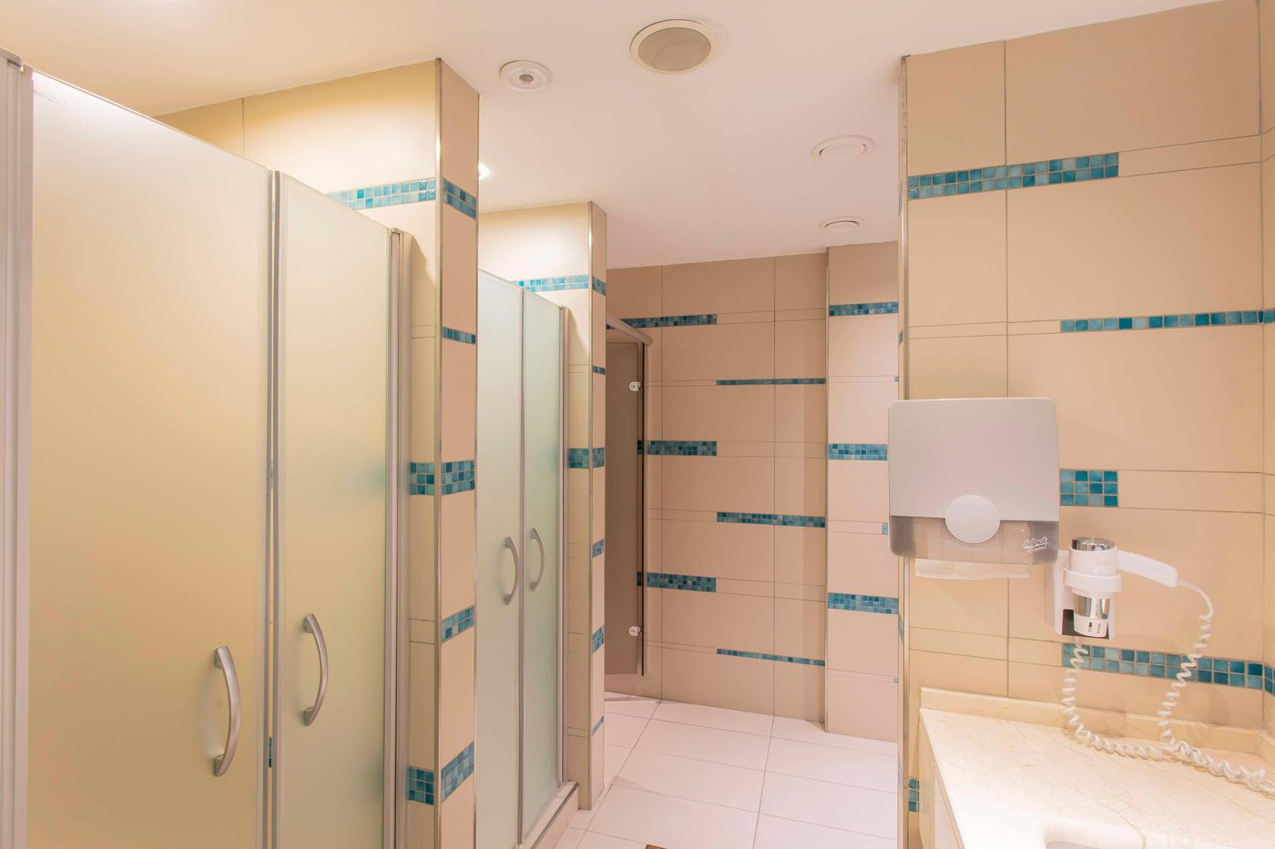 Radisson-Residences-Avrupa-Tem-Istanbul-Sports-and-Entertainment-28