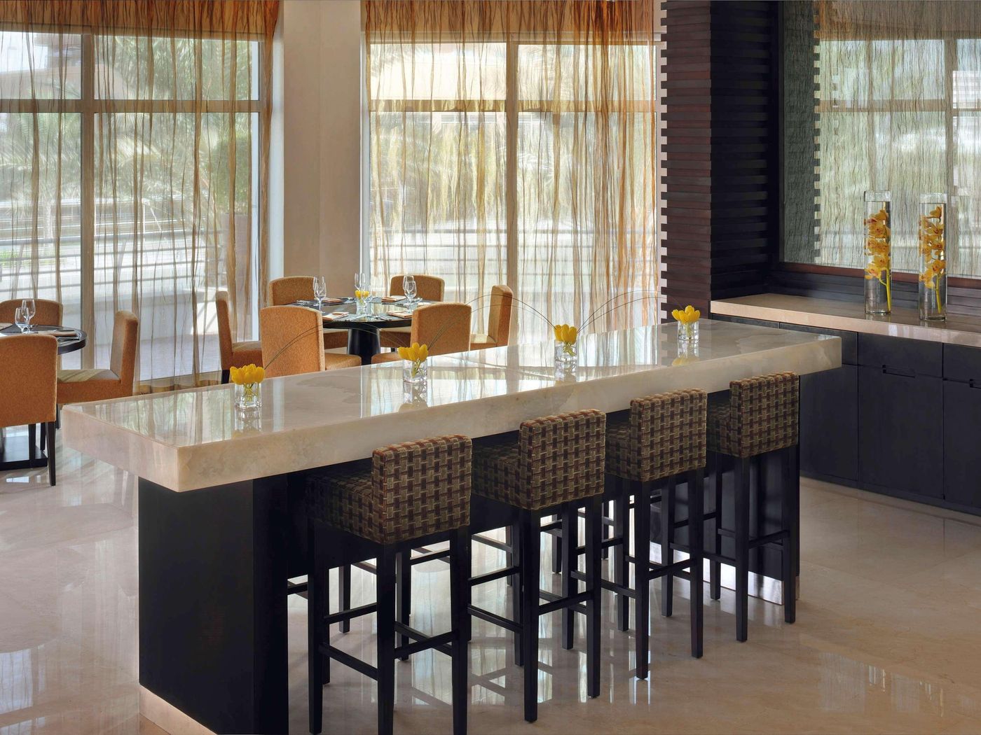 Movenpick-Hotel-Jumeirah-Lakes-Towers-Restaurant-20