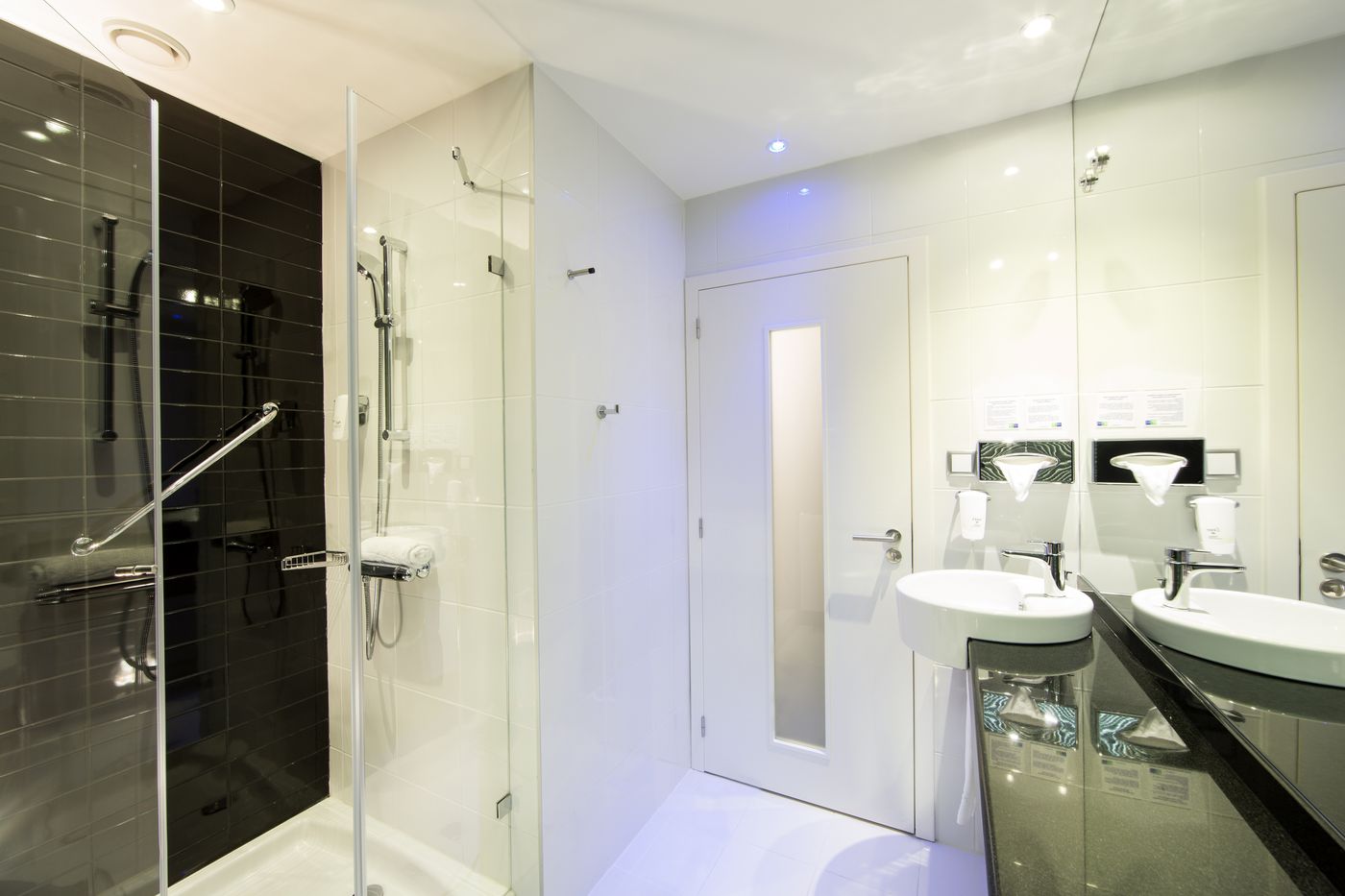 Holiday-Inn-Express-Av-Liberdade-Room-15