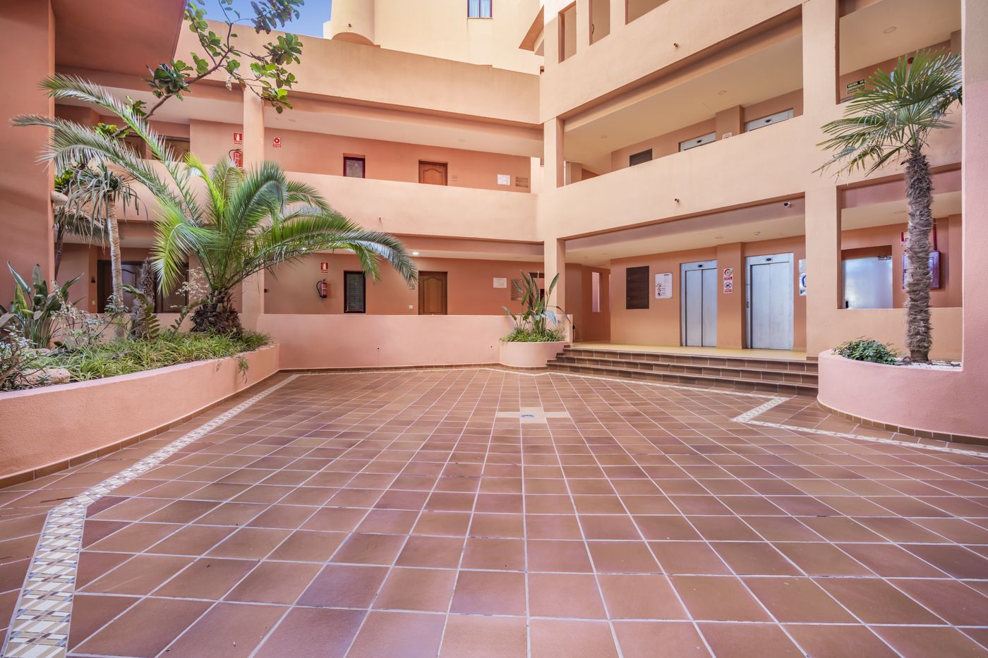 Apartamentos-Tur----sticos-Don-Juan-Lobby-25