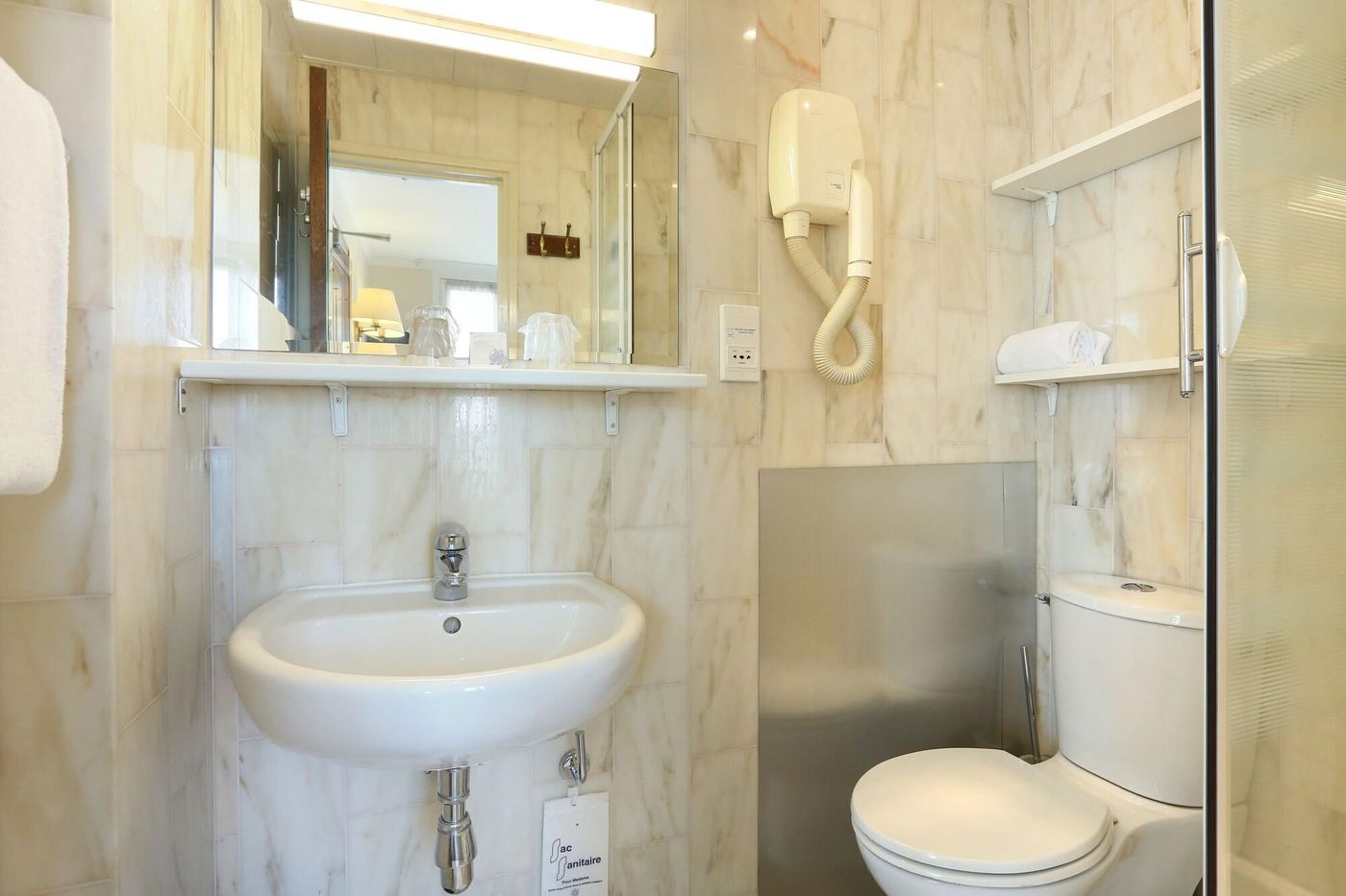 Hotel-du-College-de-France-Room-21