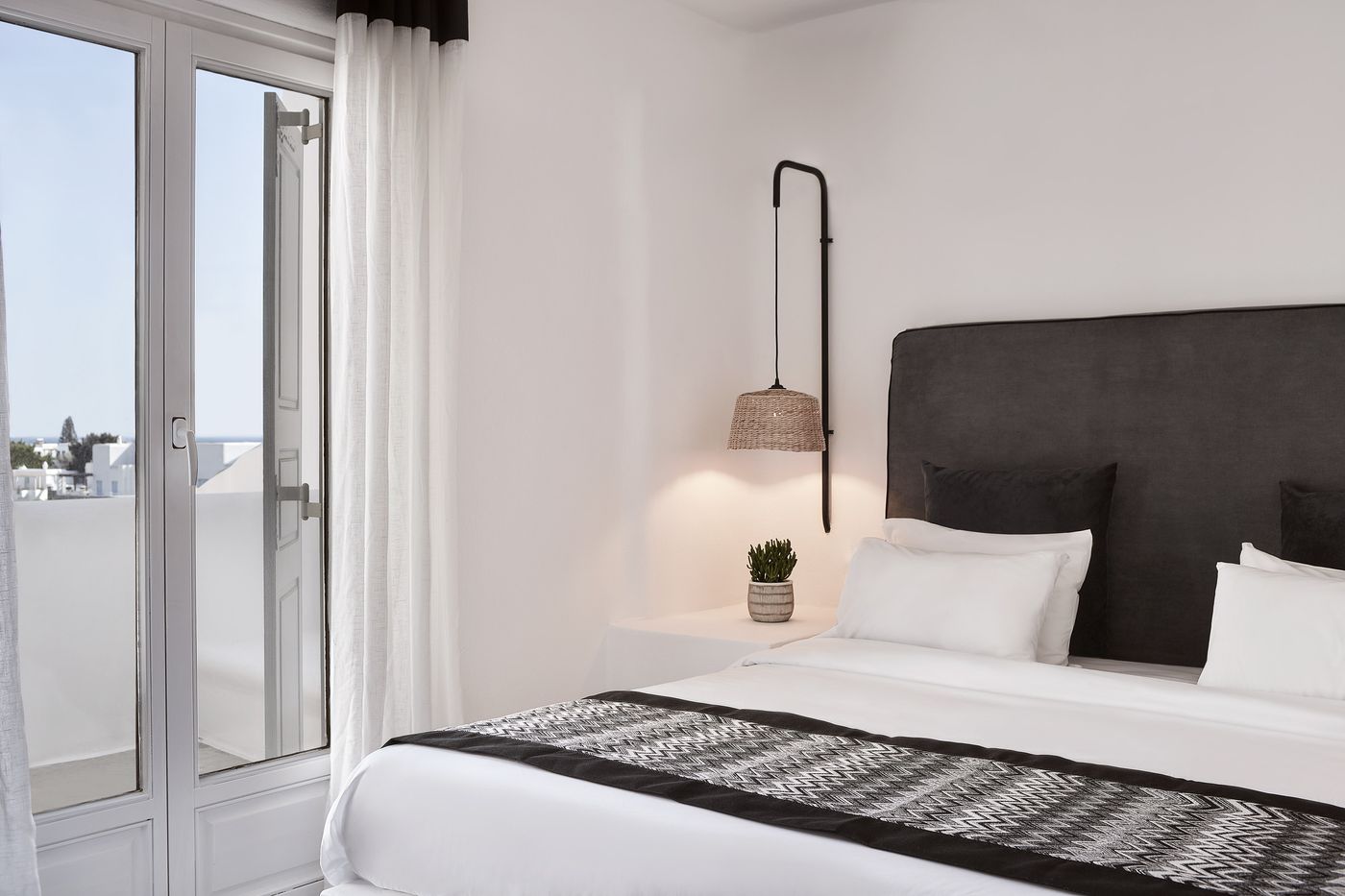 Mr---Mrs-White-Mykonos-Room-39