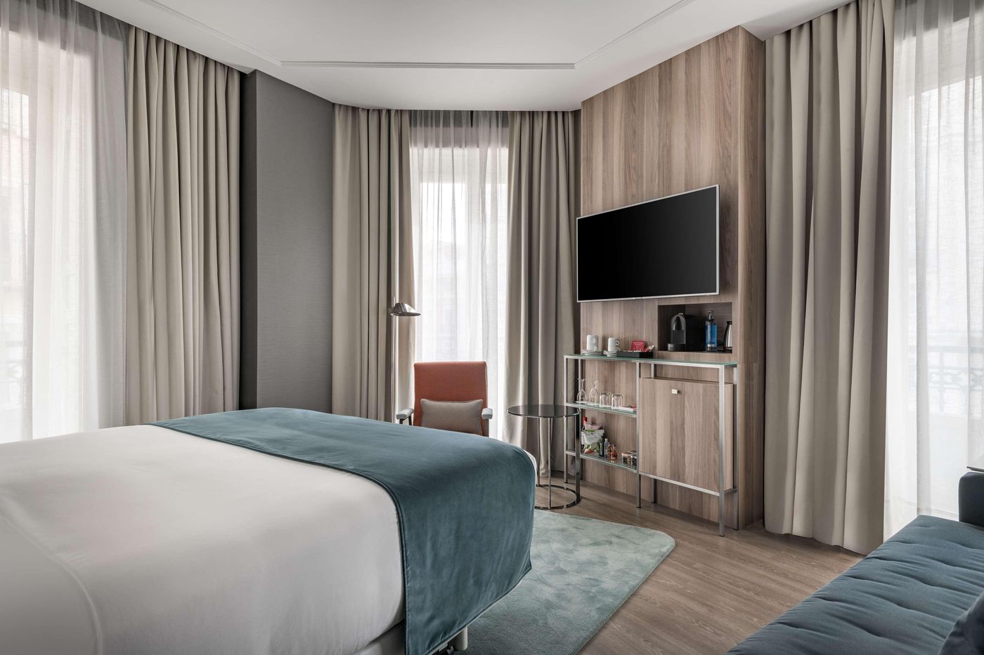 NH-Collection-Madrid-Gran-Via-Room-23
