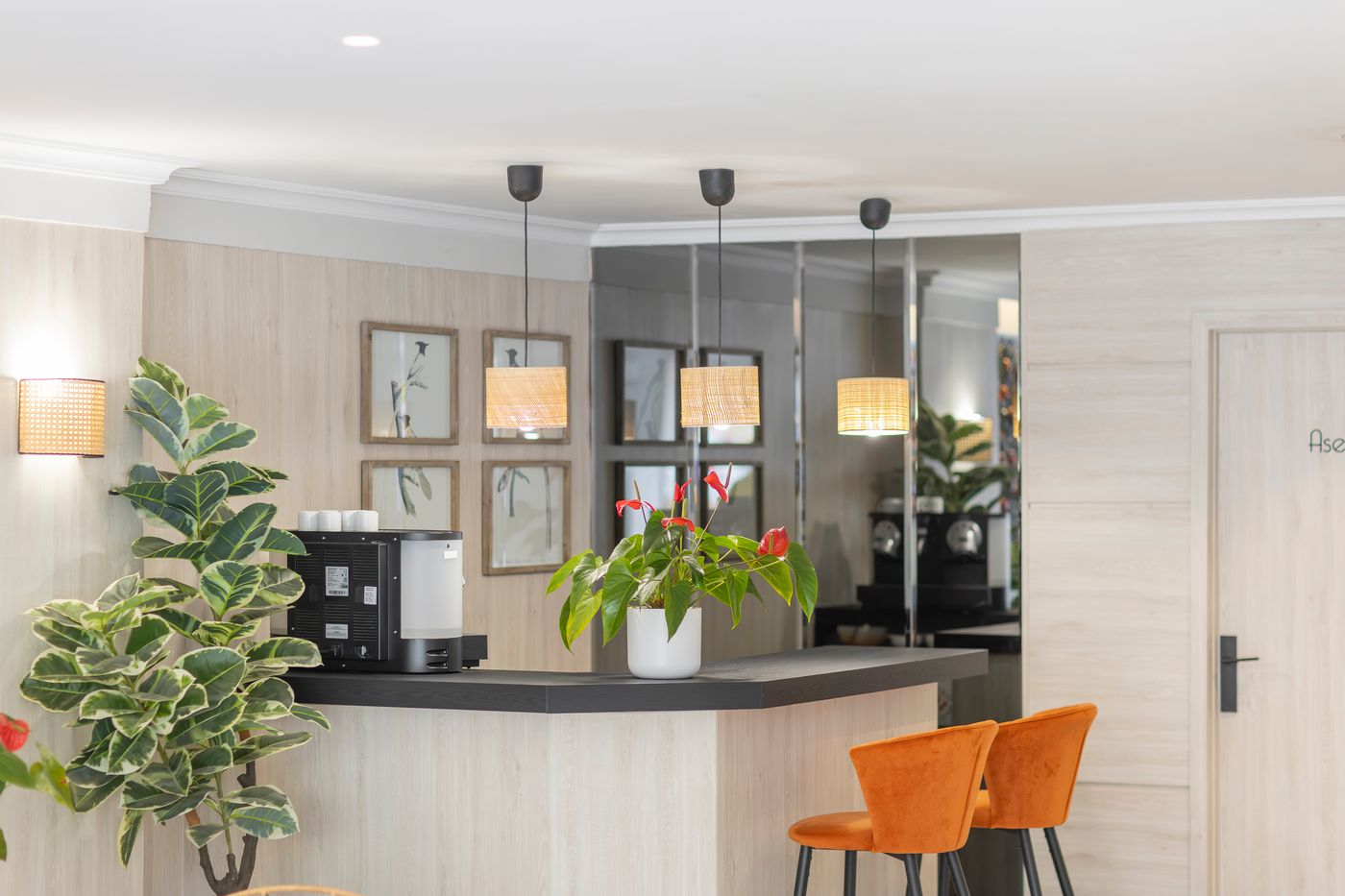 Soho-Los-Naranjos-Lobby-59