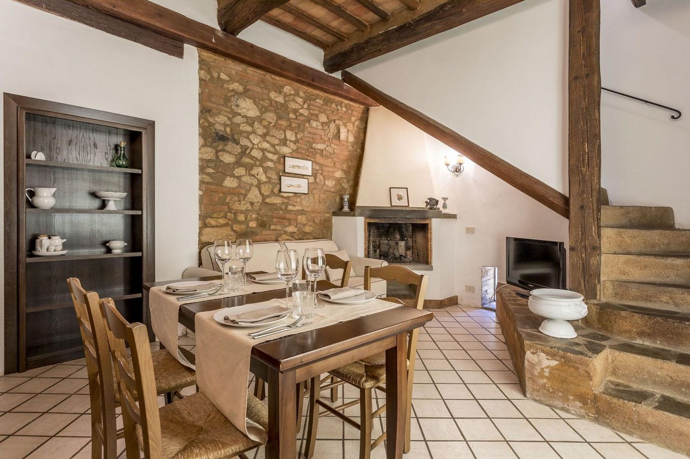 Borgo-Il-Poggiaccio-Room-6