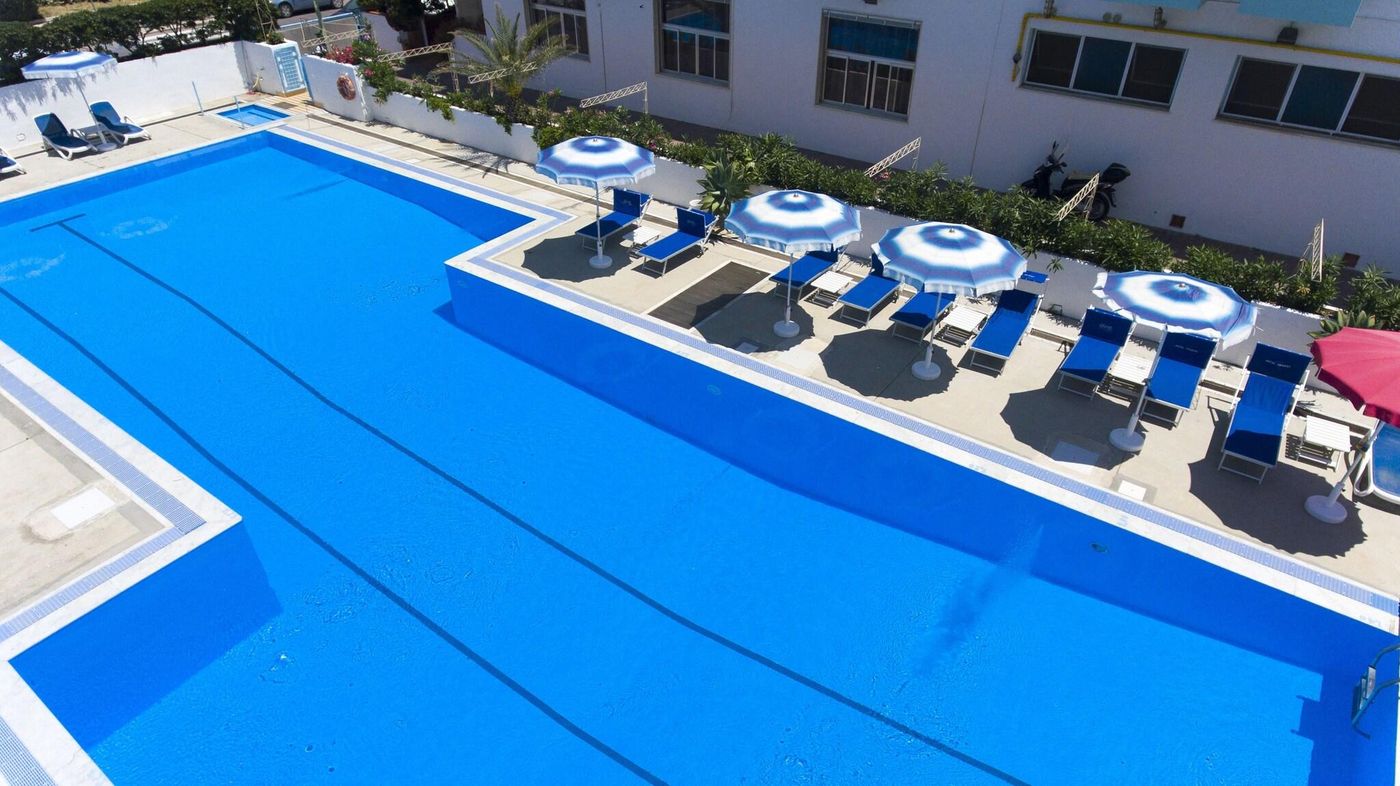 Hotel-Tourist-Pool-9