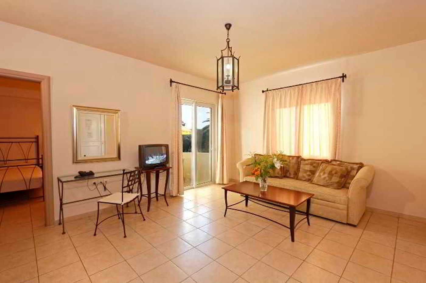 Lambrinos-Suites-Room-14