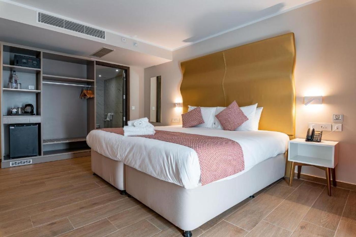 Seaview-Hotel---Adults-Only-16--Room-16