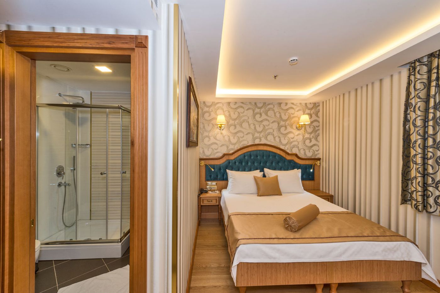 Aprilis-Gold-Hotel-Room-19