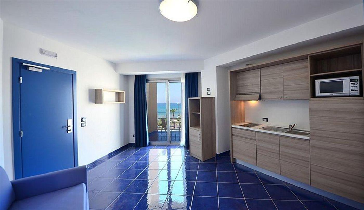 Astro-Suite-Hotel-Room-20