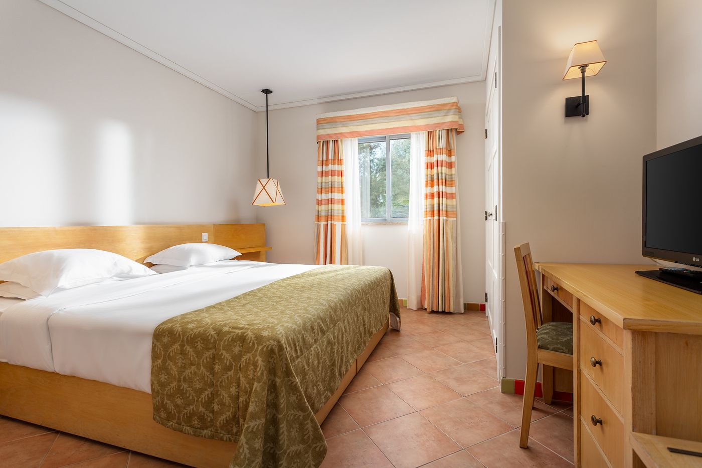 Grande-Real-Santa-Eulalia-Resort---Hotel-Spa-Room-36