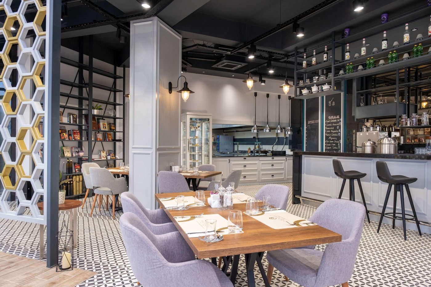 Clarion-Hotel-Istanbul-Golden-Horn-Restaurant-22