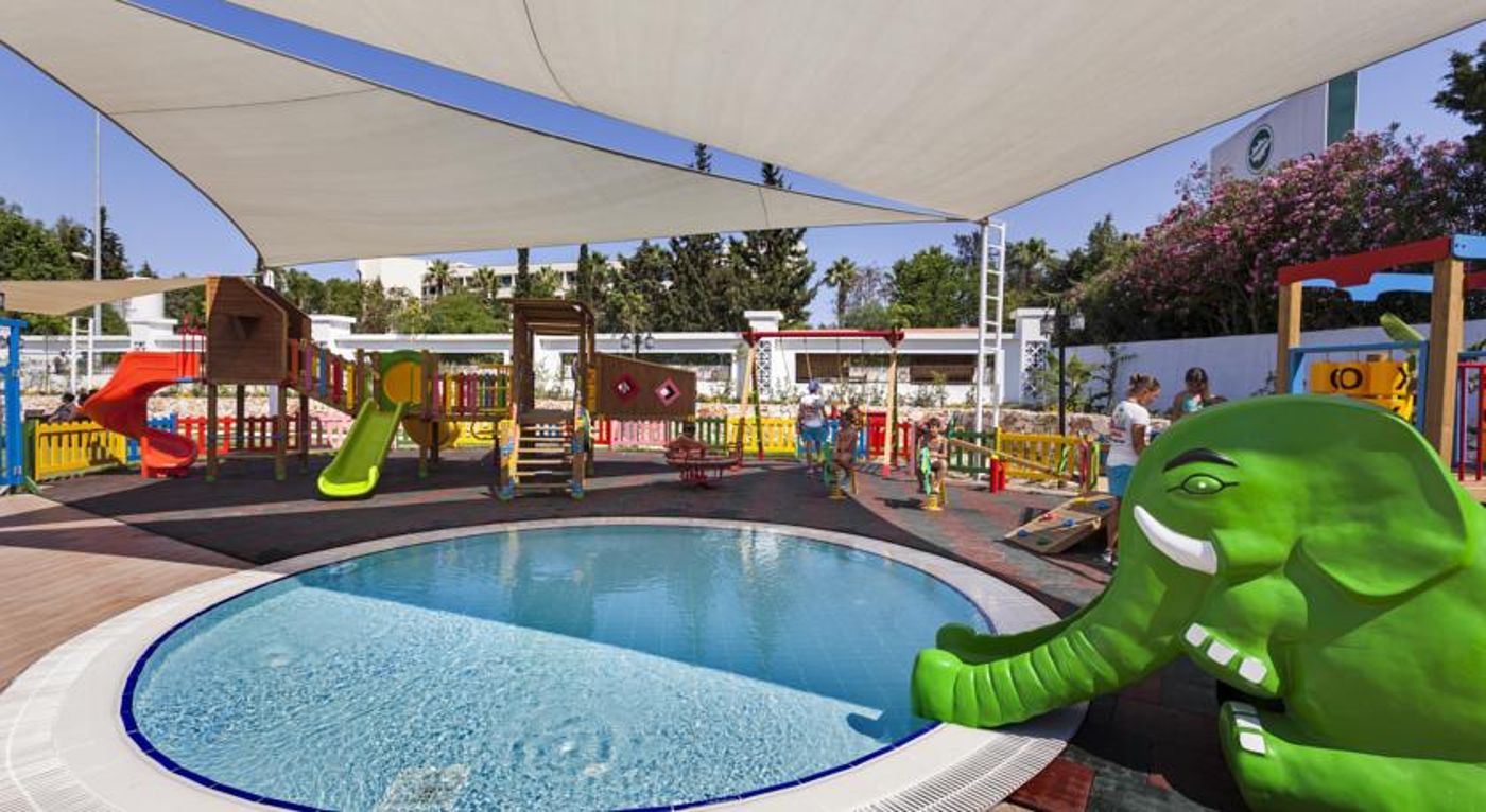 Karmir-Resort---Spa-Hotel-Pool-47