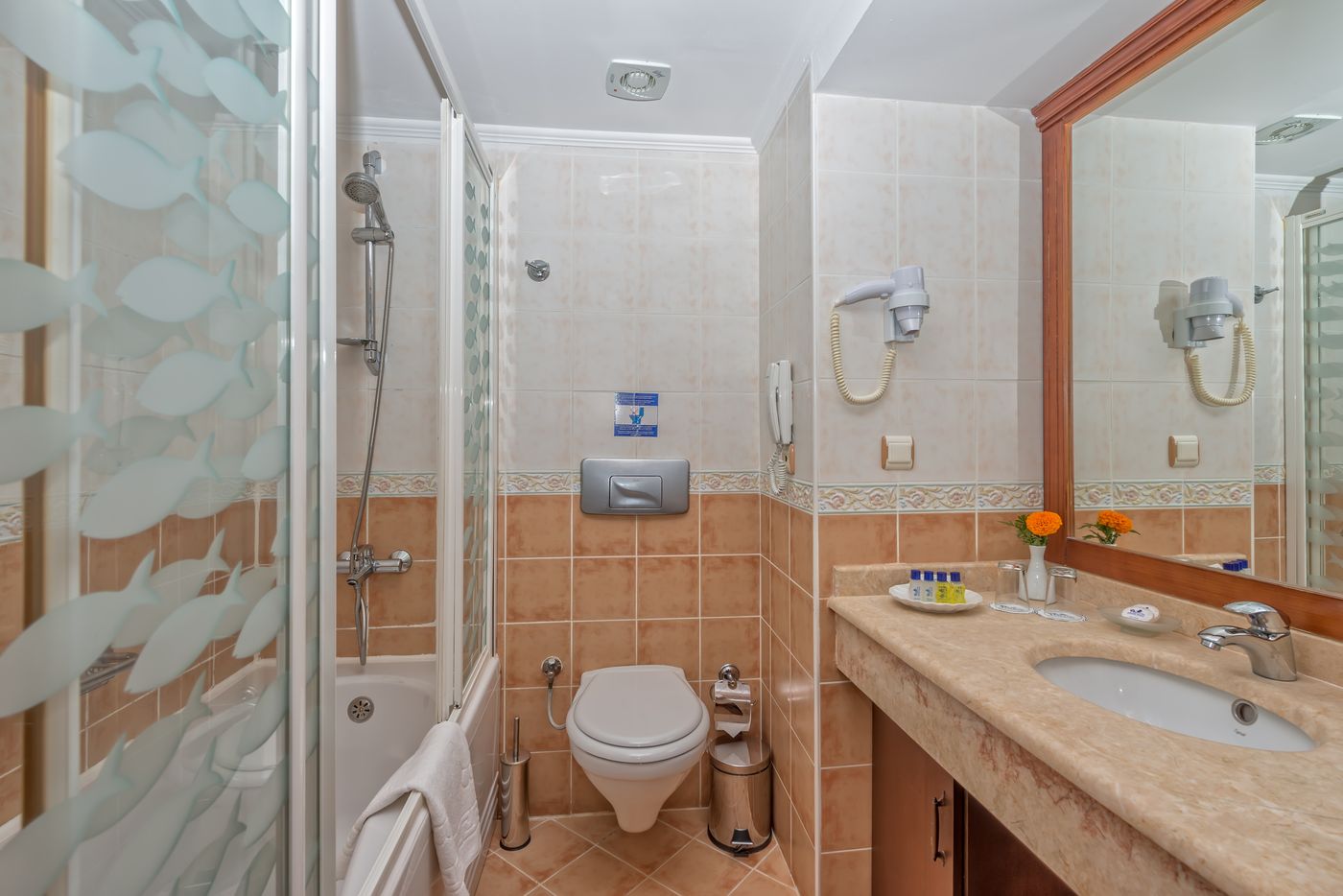 Royal-Atlantis-Beach-Room-21