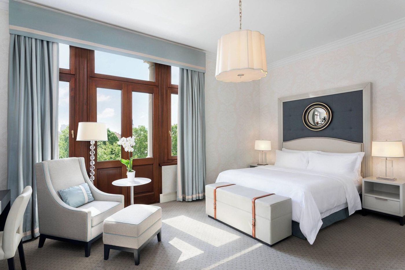 Bristol-a-Luxury-Collection-Hotel-Room-31