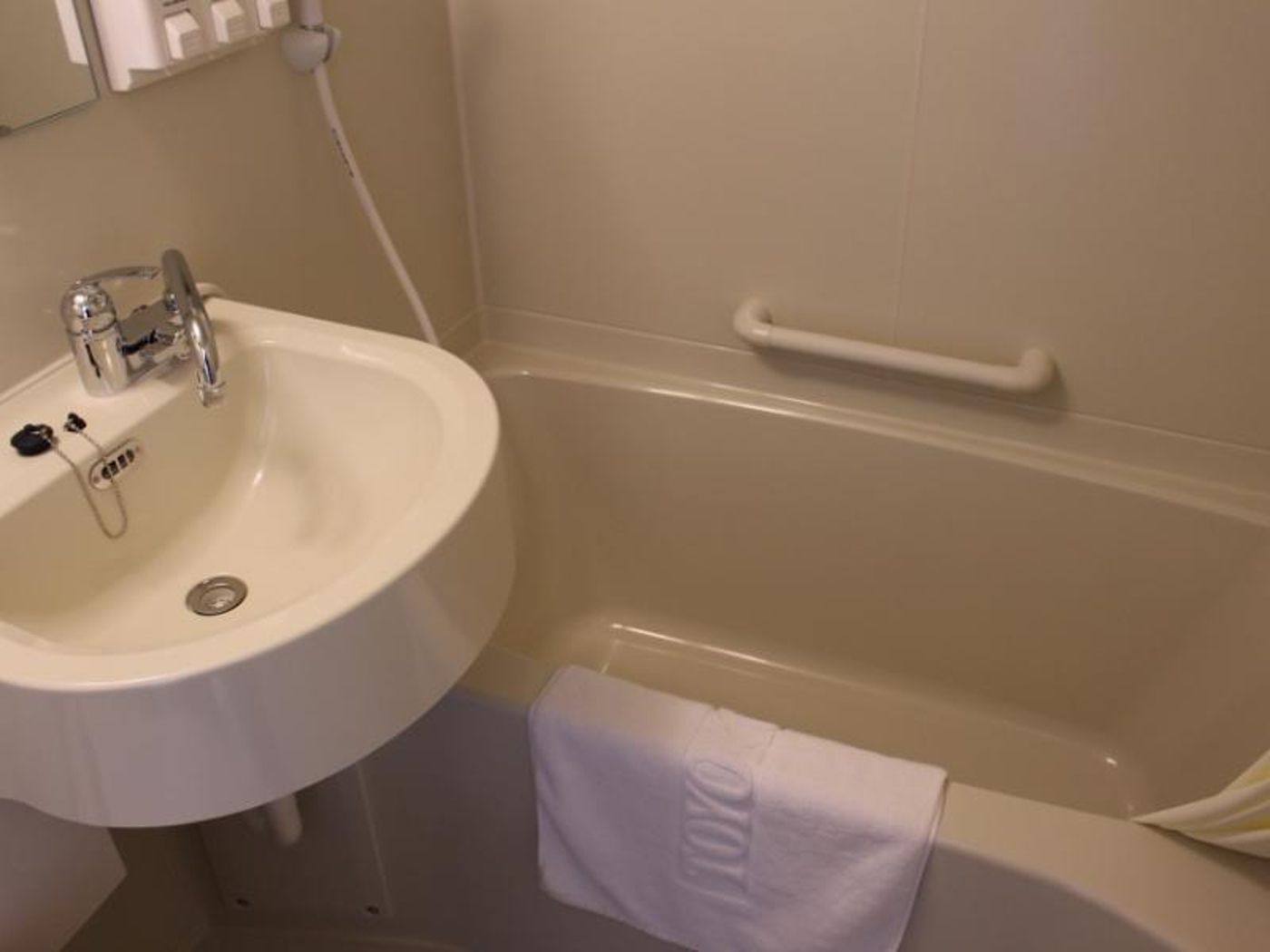 Toyoko Inn Tokyo Ueno Tawaramachi-Eki-Japan-TOKYO-Room-8