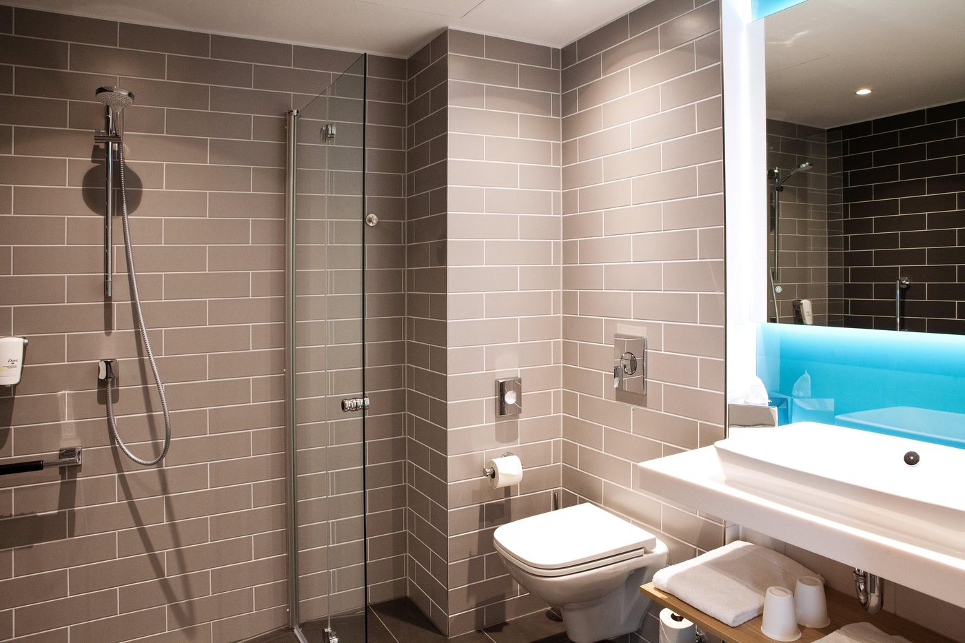 Holiday Inn Express Dusseldorf Airport - Germany - DÜSSELDORF - Room - 6