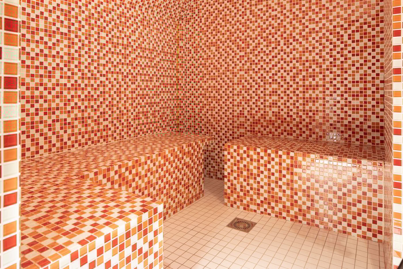 Hotel-Elysees-Regencia-Sports-and-Entertainment-53