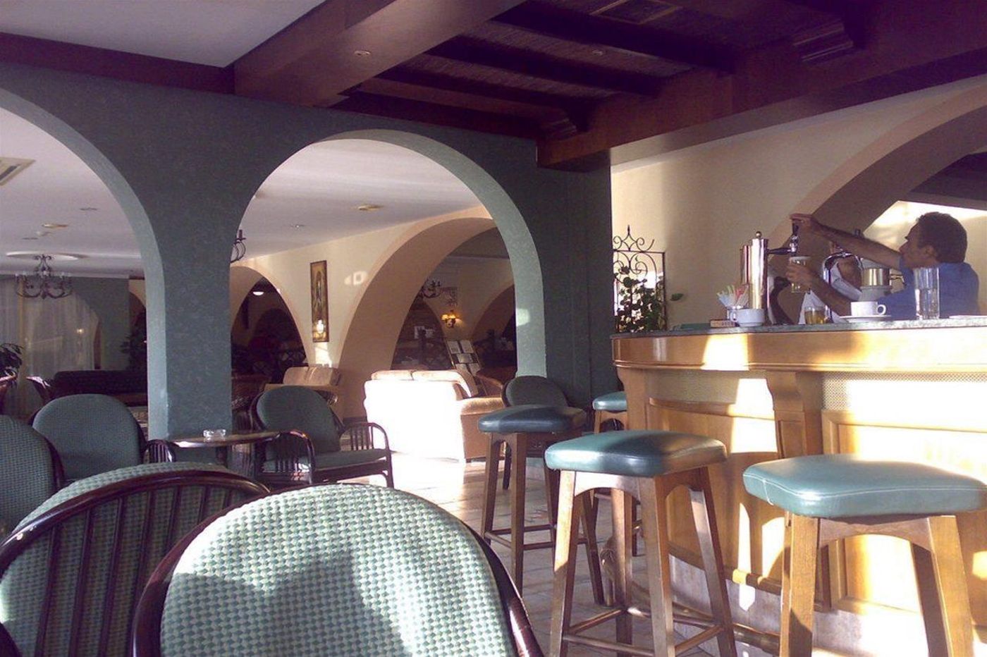 Golden-Arches-Bar-20