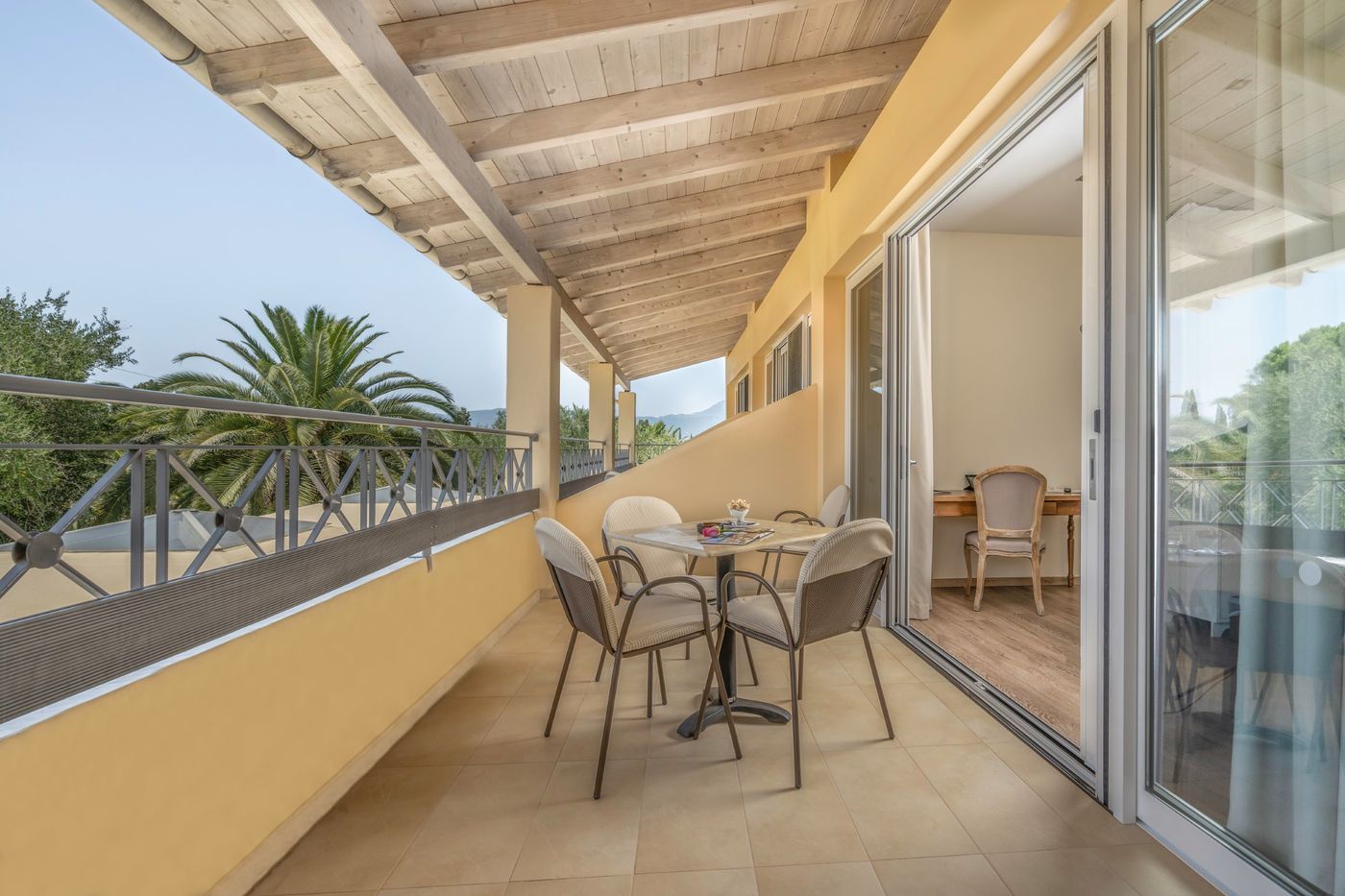 Debono-Hotel-Room-19