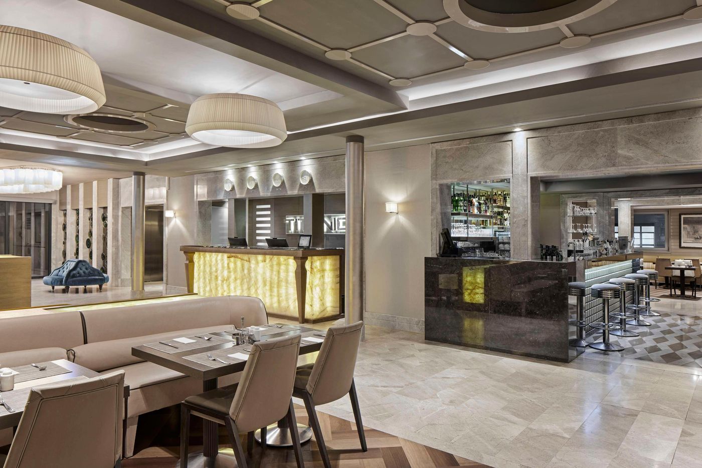 Titanic-Comfort-Mitte-Lobby-10