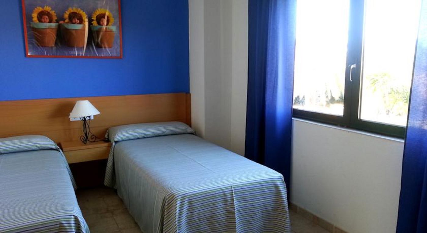 Clipper-and-Villas-Room-14