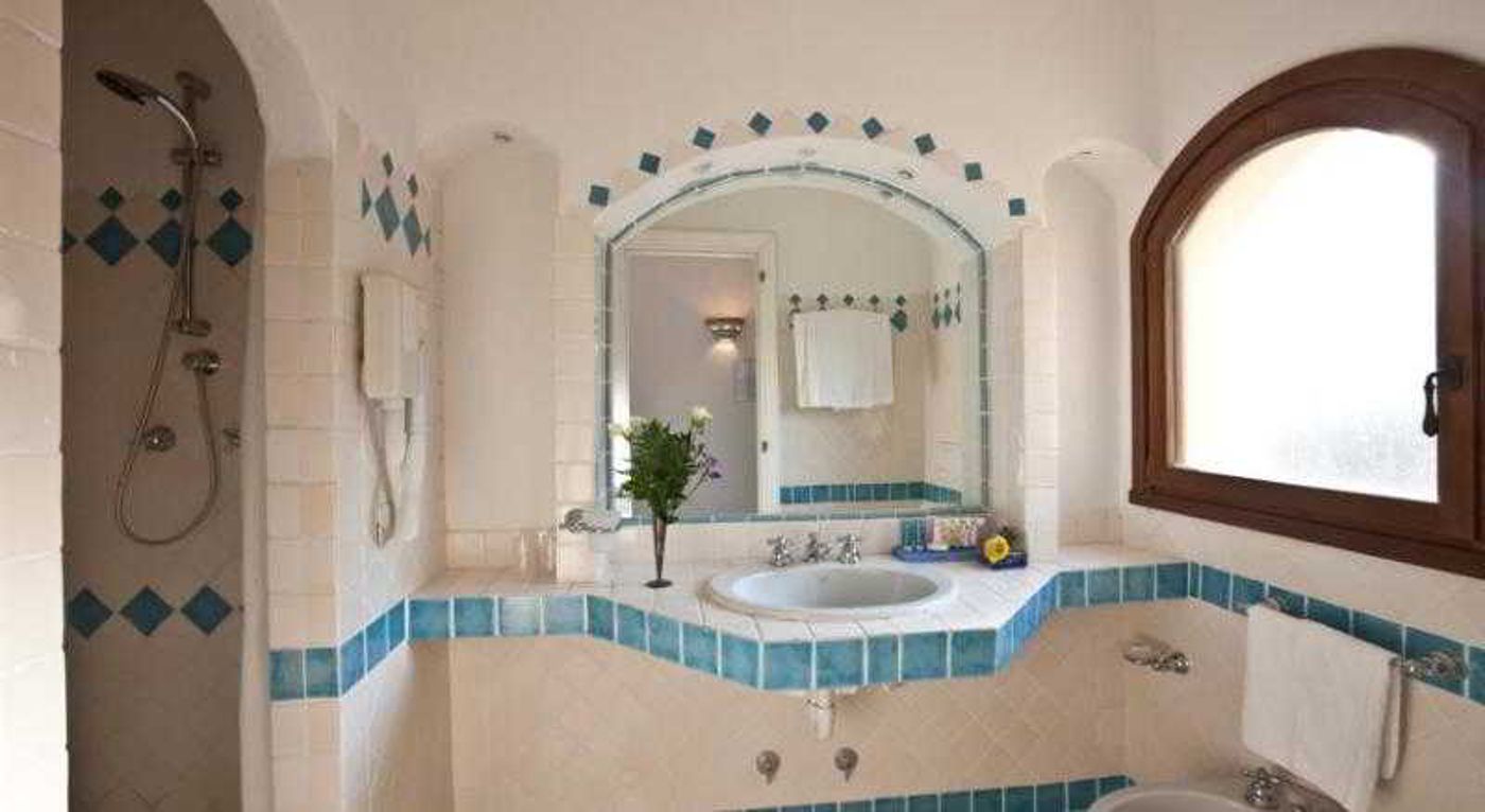 Club-Hotel-Baja-Sardinia-Room-12