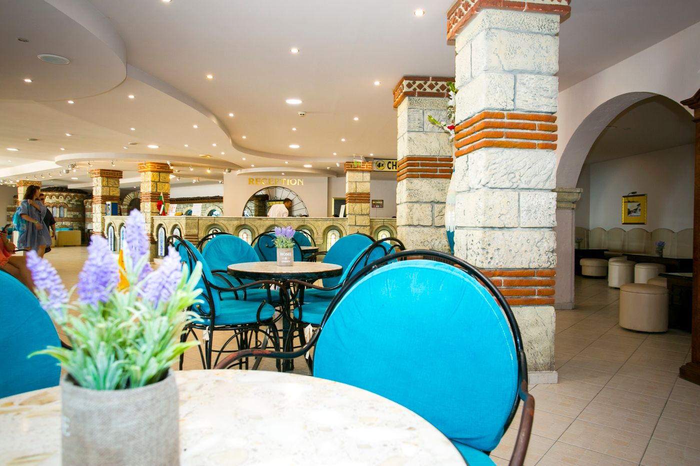 Elenite-Holiday-Village-Bar-35