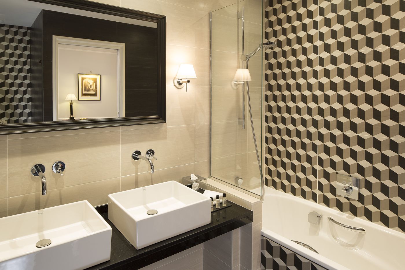 Bourgogne & Montana - France - PARIS - Room - 6