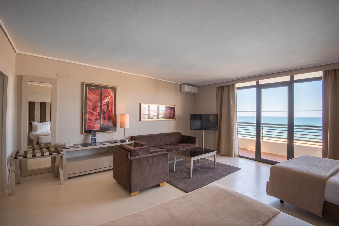 Vila-Gale-Ampalius-Room-26