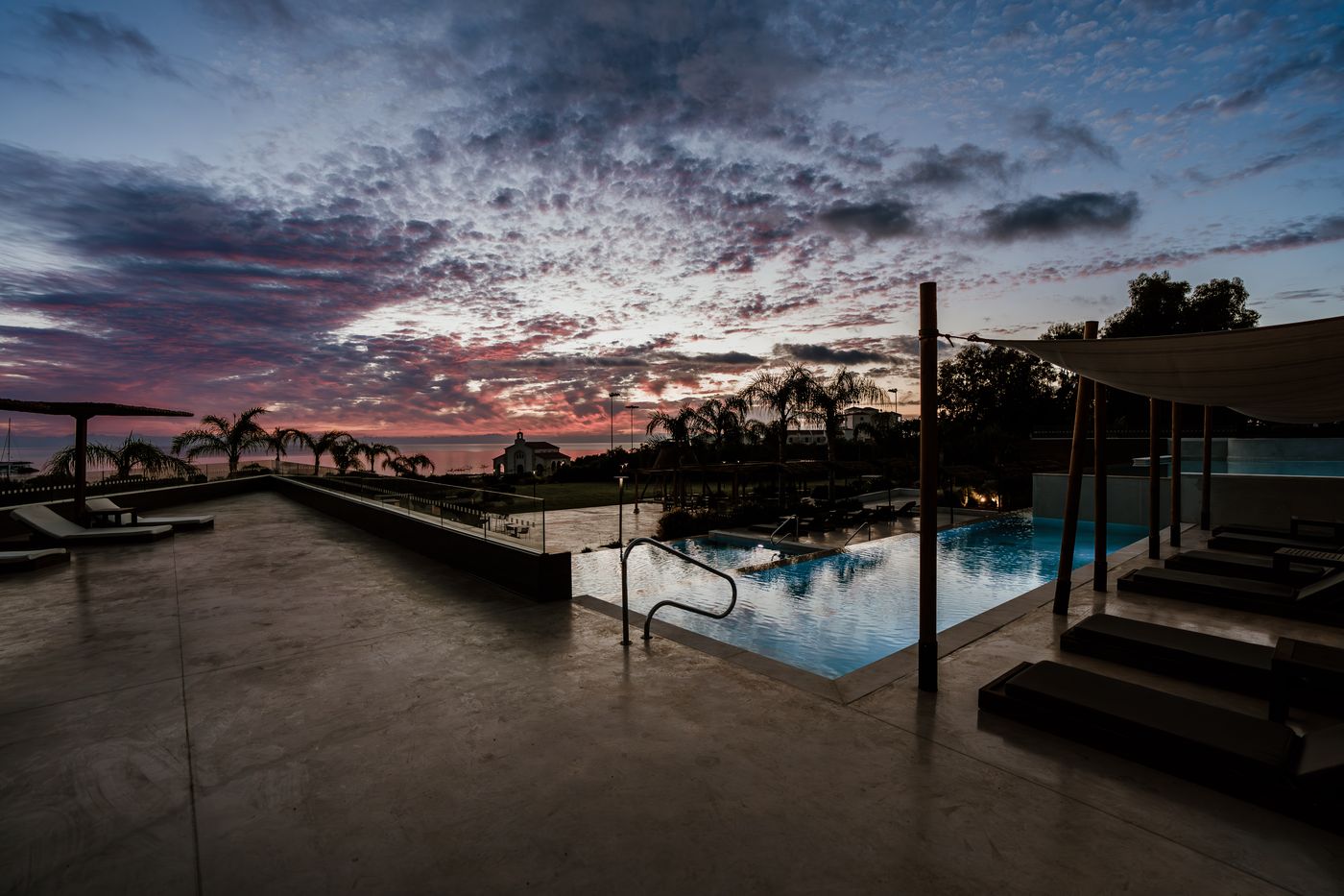 Cavo Zoe Seaside Hotel 