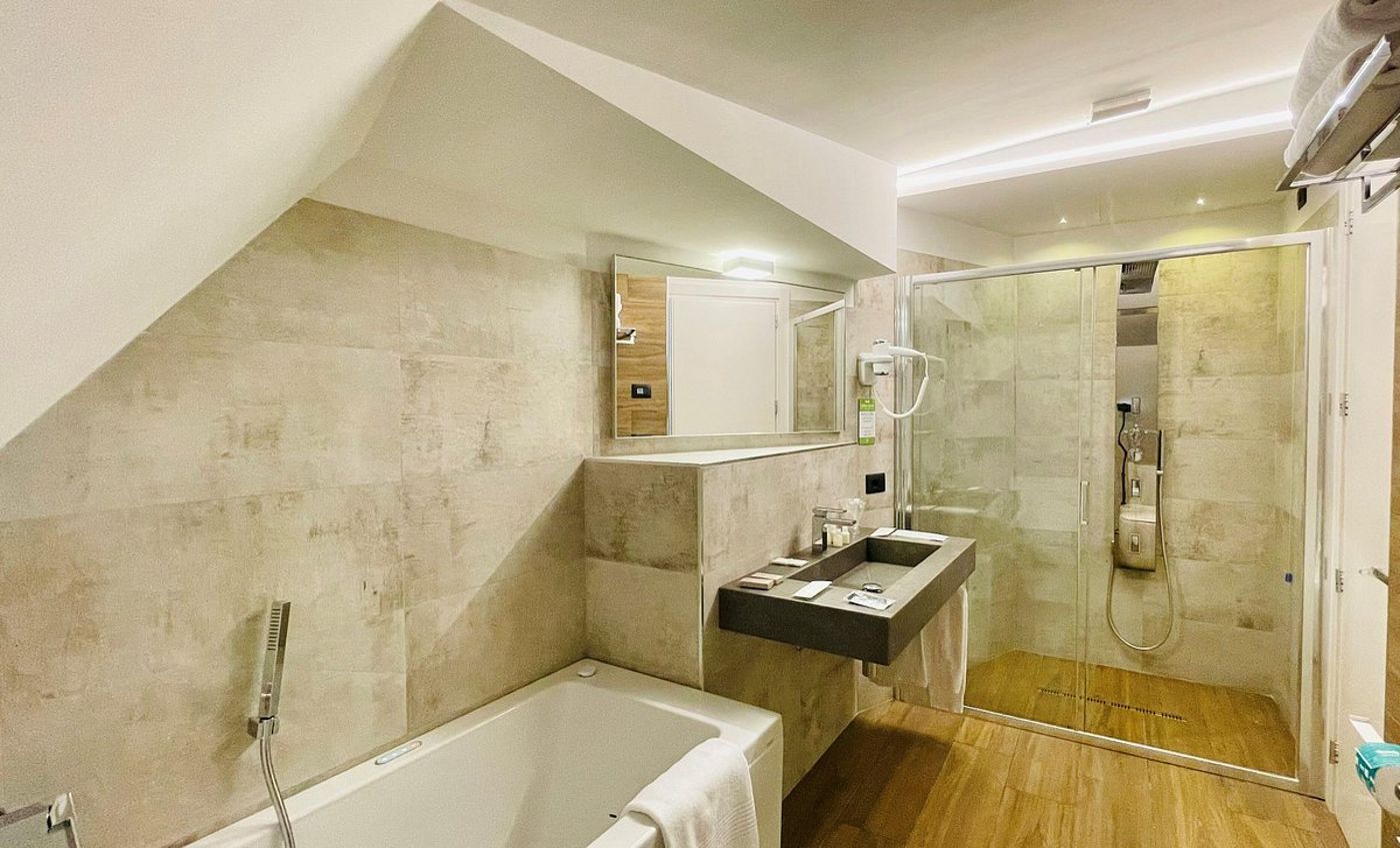 Grand-Hotel-Faraglioni-Room-17