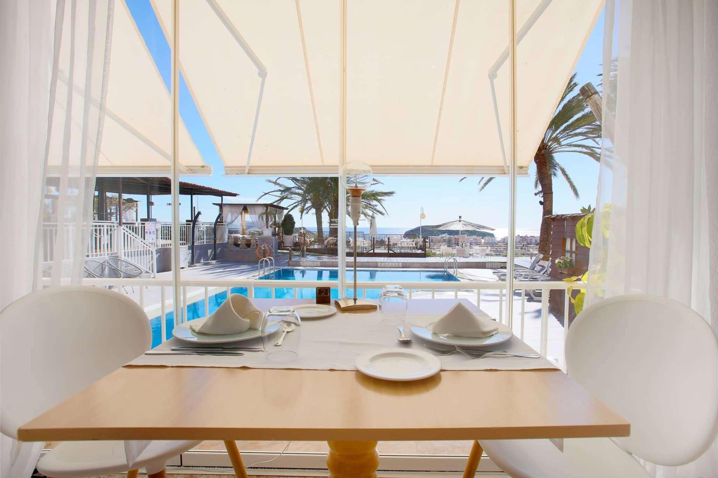 Ramada-Resort-by-Wyndham-Puerto-de-Mazarron-Restaurant-5