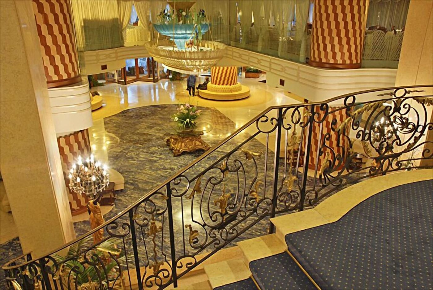 Grand-Hotel-La-Pace-Lobby-27
