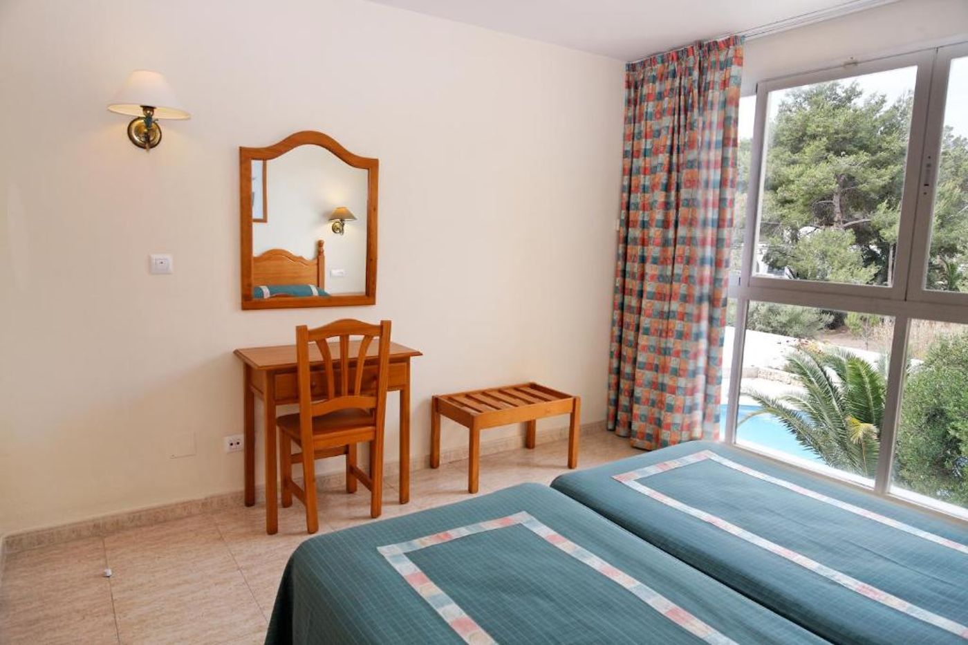Aparthotel-Reco-des-Sol-Ibiza-Room-18